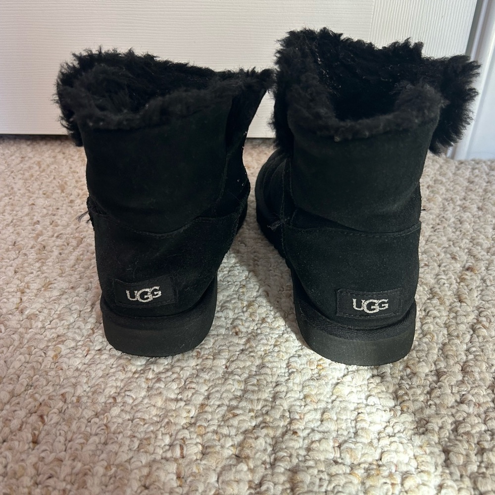 UGG snow boot size 8 I used just one time.